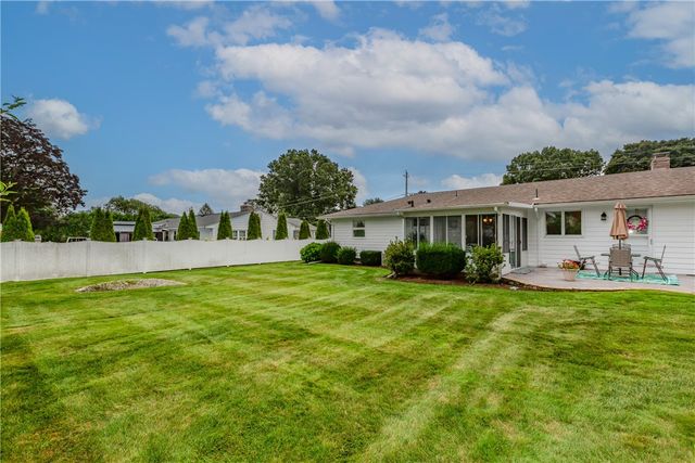 14 Brookfarm Road, North Providence, RI 02904
