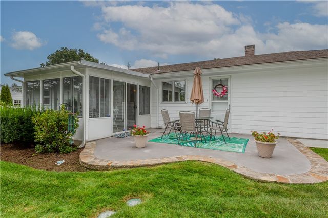 14 Brookfarm Road, North Providence, RI 02904