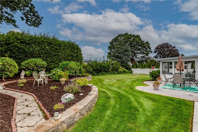 14 Brookfarm Road, North Providence, RI 02904