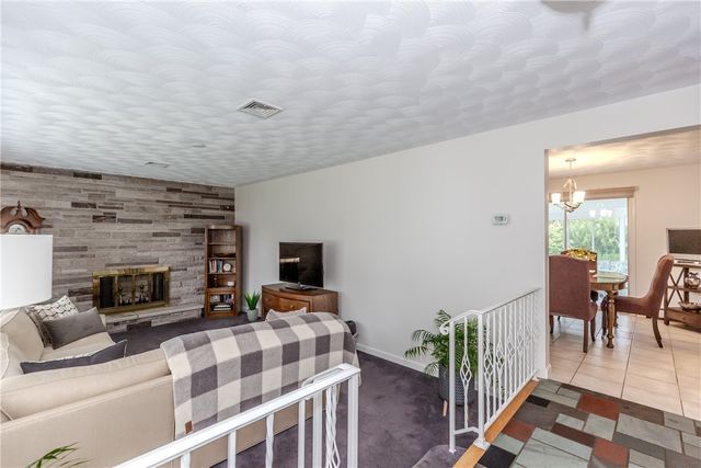 14 Brookfarm Road, North Providence, RI 02904