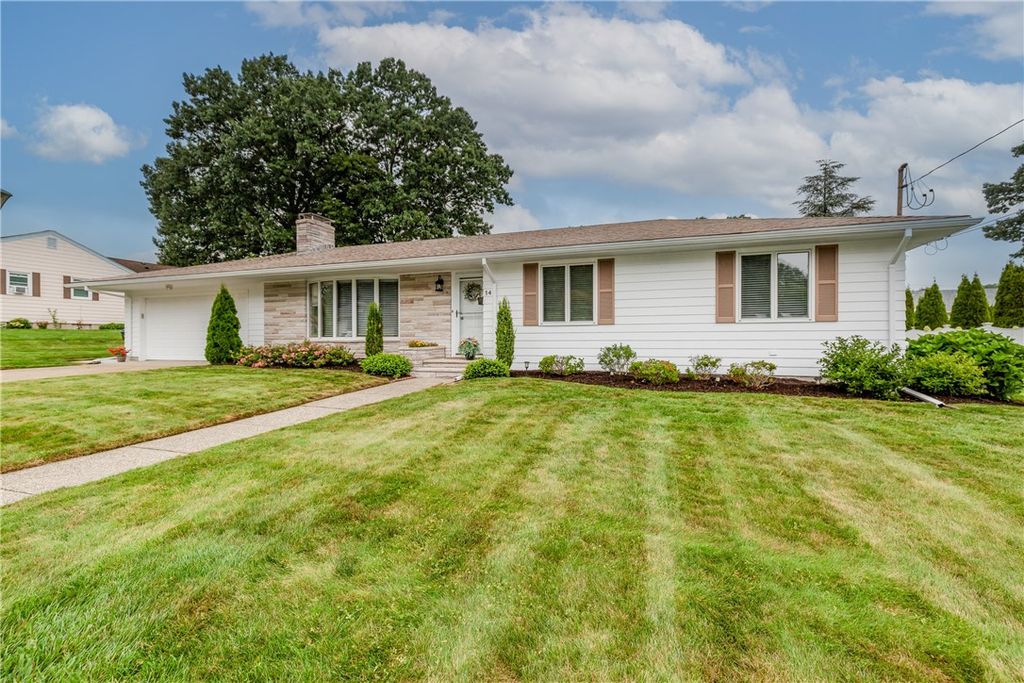14 Brookfarm Road, North Providence, RI 02904