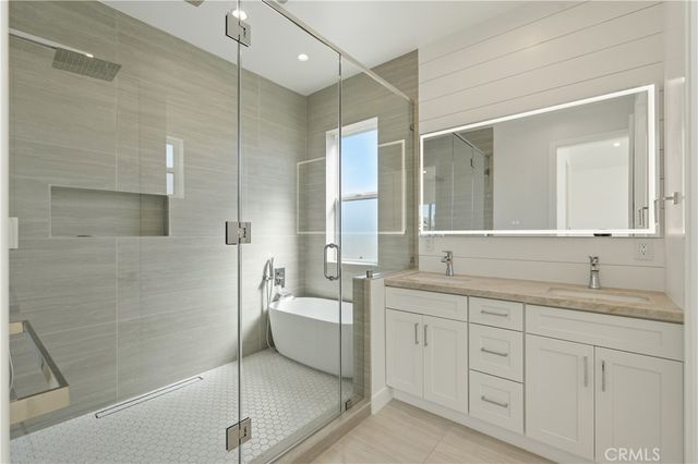 15634 Sombra Avenue B, Lawndale, CA 90260