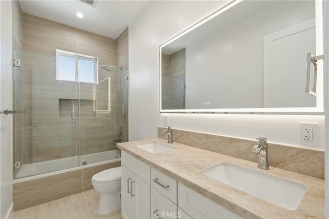 15634 Sombra Avenue B, Lawndale, CA 90260