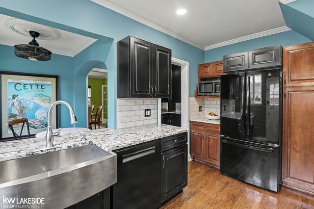 286 Rivard Boulevard, Grosse Pointe, MI 48230
