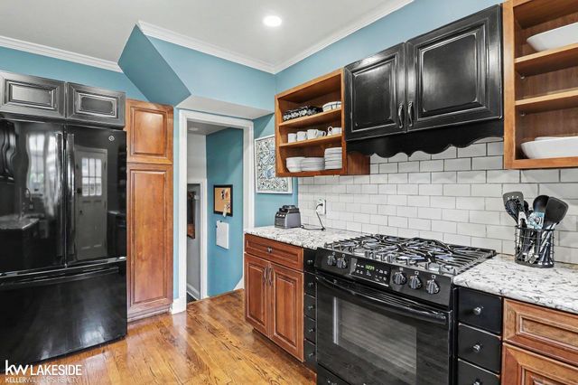 286 Rivard Boulevard, Grosse Pointe, MI 48230