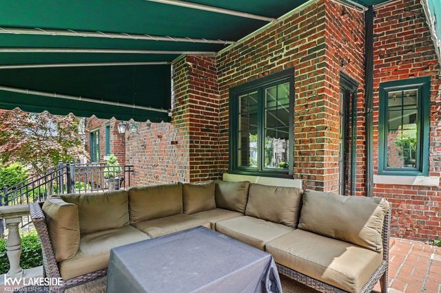 286 Rivard Boulevard, Grosse Pointe, MI 48230