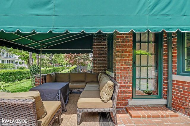 286 Rivard Boulevard, Grosse Pointe, MI 48230
