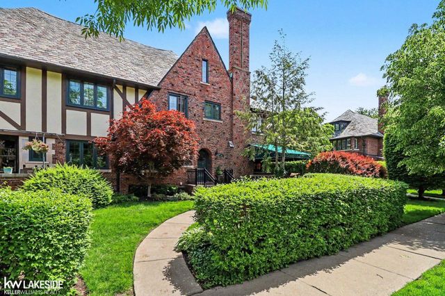 286 Rivard Boulevard, Grosse Pointe, MI 48230