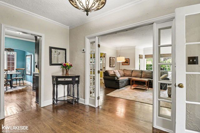 286 Rivard Boulevard, Grosse Pointe, MI 48230