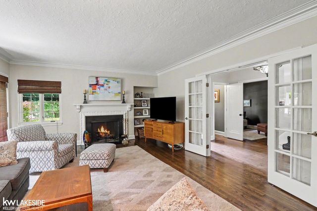 286 Rivard Boulevard, Grosse Pointe, MI 48230