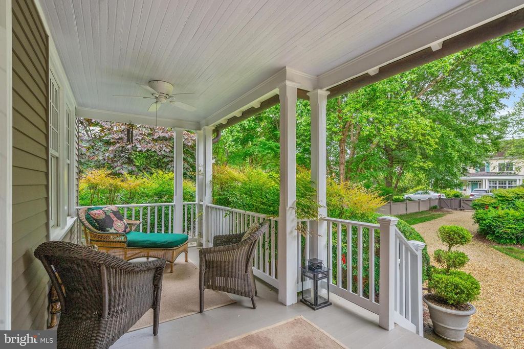 509 LLOYDS LN, Alexandria, VA 22302