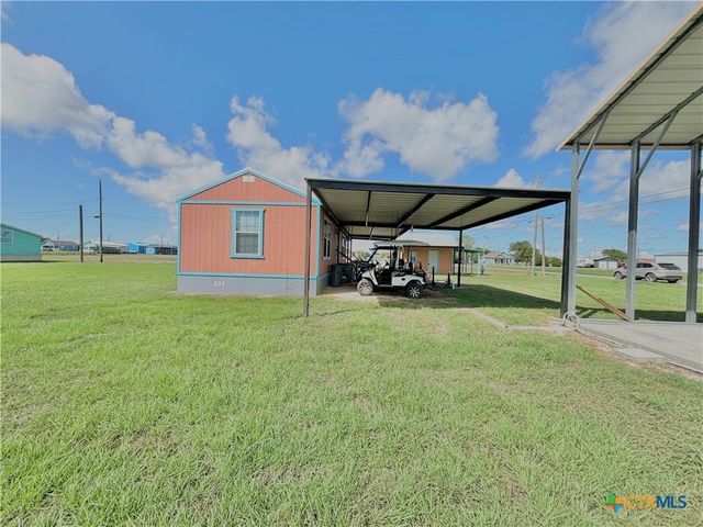 101 N 13th Street, Seadrift, TX 77983