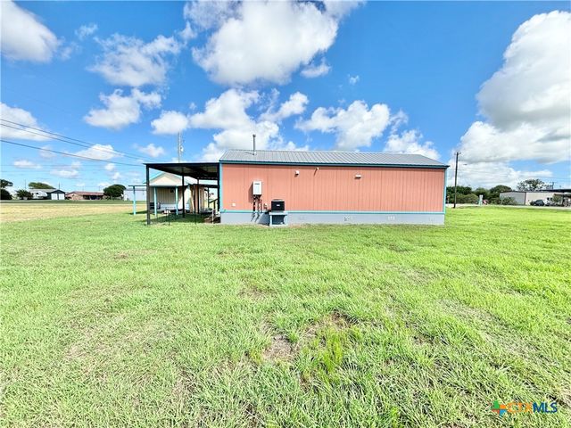 101 N 13th Street, Seadrift, TX 77983