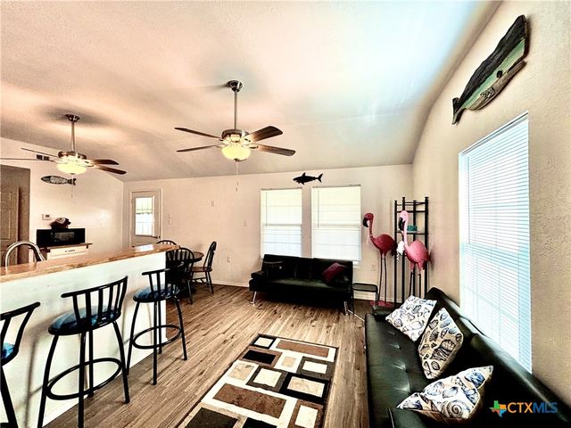 101 N 13th Street, Seadrift, TX 77983