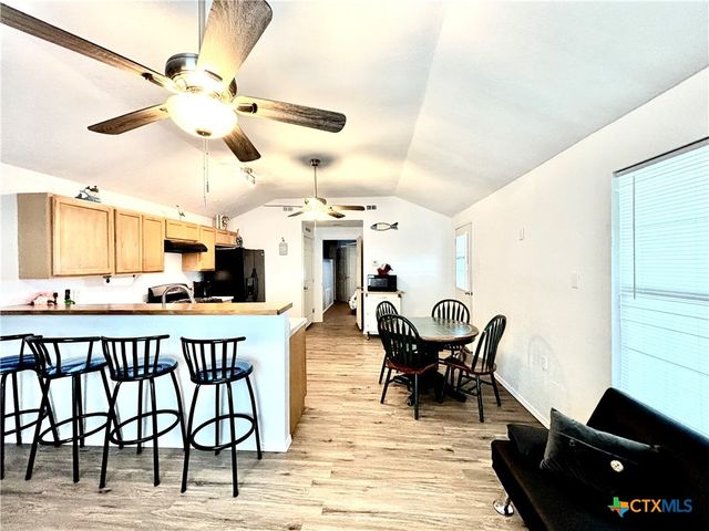 101 N 13th Street, Seadrift, TX 77983