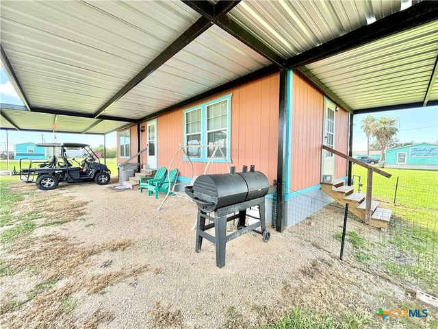 101 N 13th Street, Seadrift, TX 77983