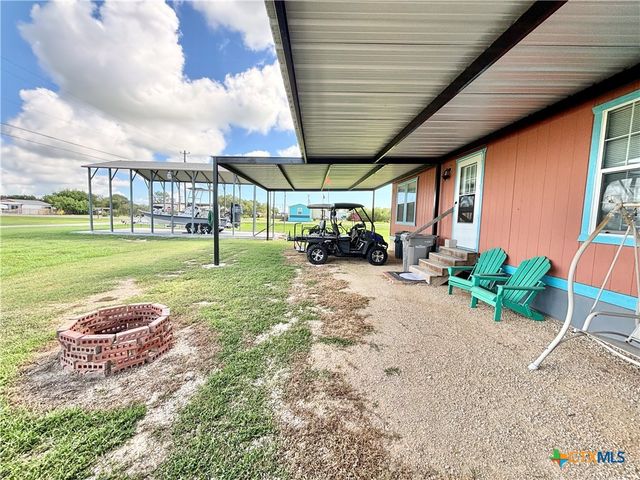 101 N 13th Street, Seadrift, TX 77983