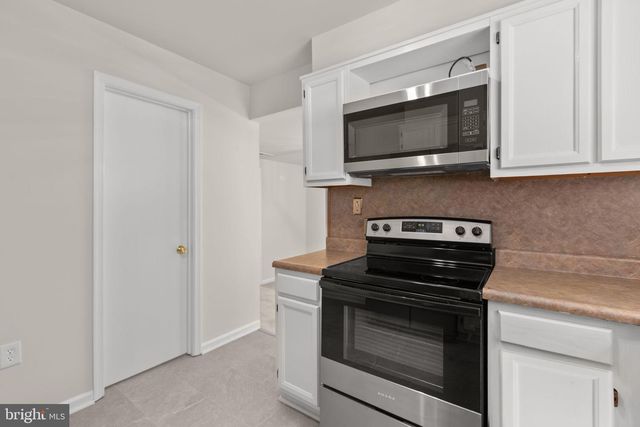 2211 HAMWAY DR, Fredericksburg, VA 22407
