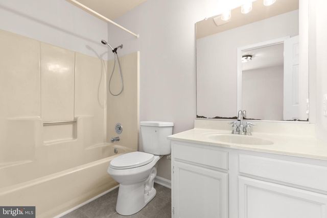2211 HAMWAY DR, Fredericksburg, VA 22407