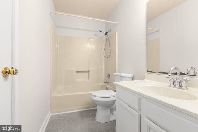 2211 HAMWAY DR, Fredericksburg, VA 22407