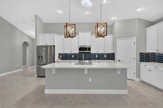 37 LAGOON WAY, Palm Coast, FL 32137