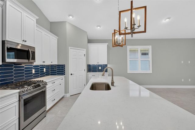 37 LAGOON WAY, Palm Coast, FL 32137