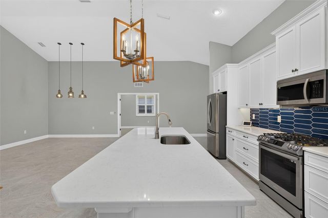 37 LAGOON WAY, Palm Coast, FL 32137