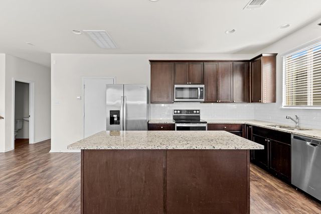 457 Bedford Falls LN, Jarrell, TX 76537