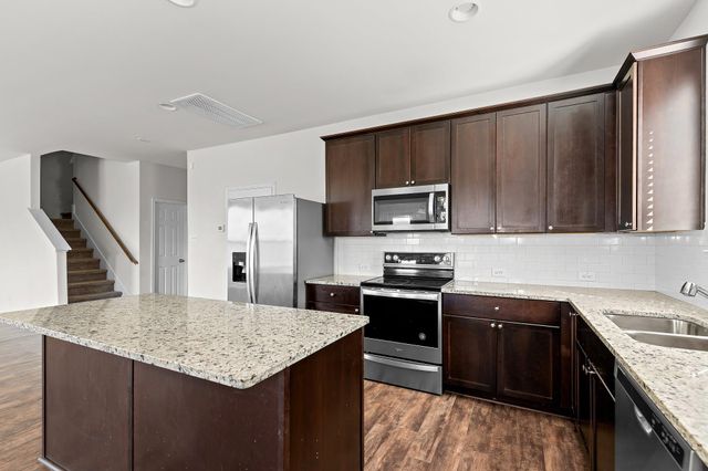 457 Bedford Falls LN, Jarrell, TX 76537