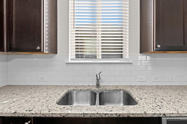 457 Bedford Falls LN, Jarrell, TX 76537