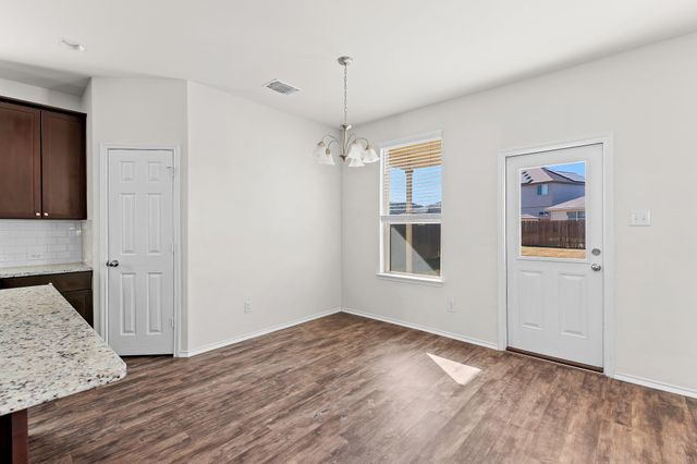 457 Bedford Falls LN, Jarrell, TX 76537