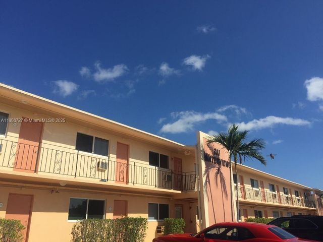 301 E Mcnab Rd 205, Pompano Beach, FL 33060