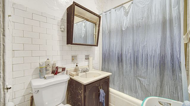 1634 W 68th Street, Chicago, IL 60636