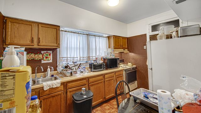 1634 W 68th Street, Chicago, IL 60636