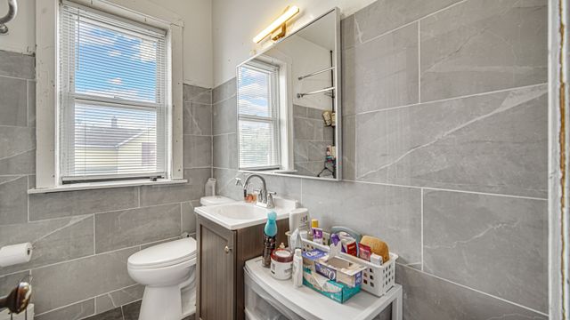 1634 W 68th Street, Chicago, IL 60636
