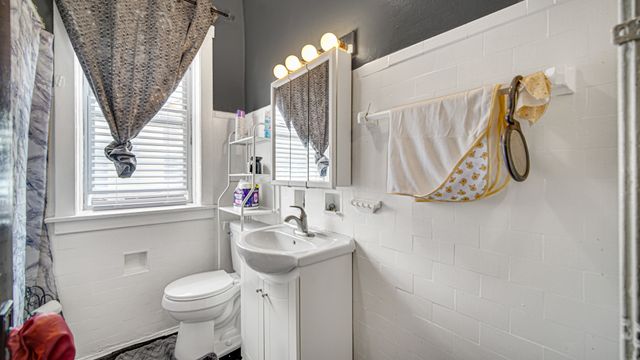 1634 W 68th Street, Chicago, IL 60636