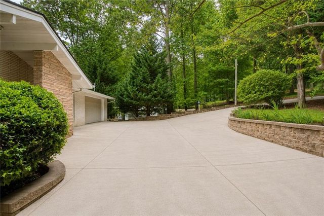 5950 Truman Mountain Road, Gainesville, GA 30506