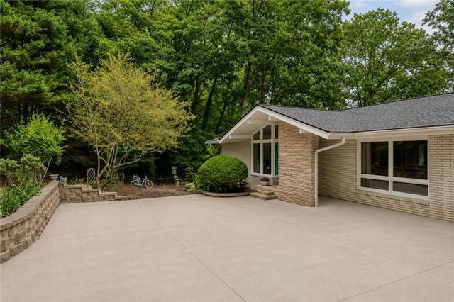 5950 Truman Mountain Road, Gainesville, GA 30506