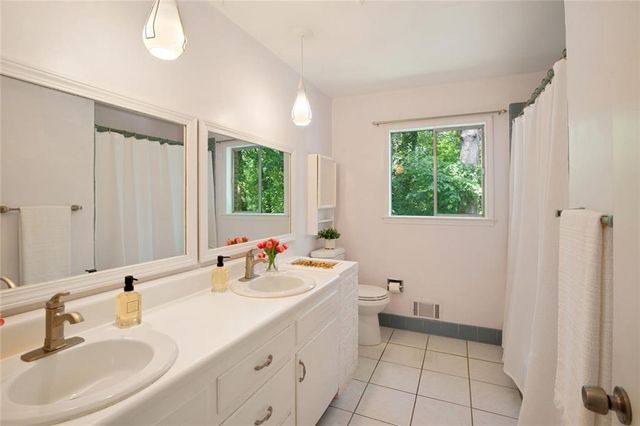 5950 Truman Mountain Road, Gainesville, GA 30506