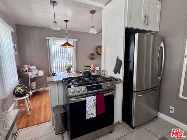 2177 W 27th Street 2177, Los Angeles, CA 90018