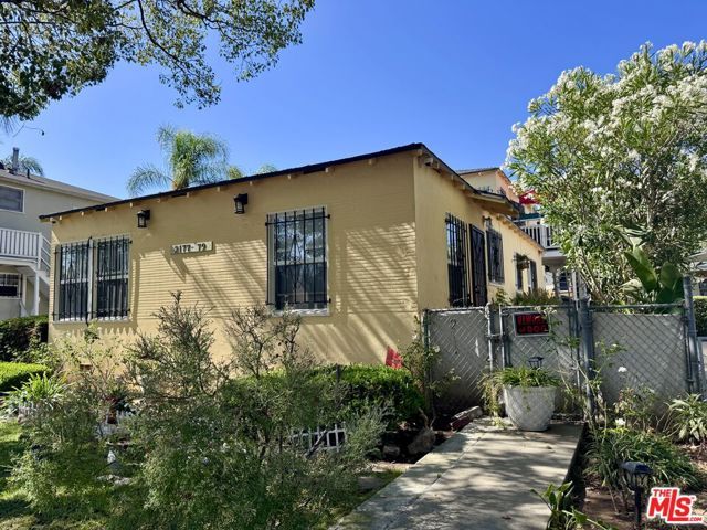 2177 W 27th Street 2177, Los Angeles, CA 90018