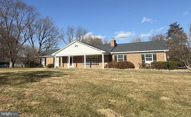 1362 WOODSIDE DR, Mclean, VA 22102