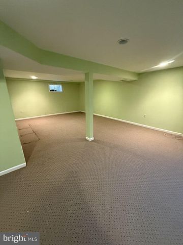 1362 WOODSIDE DR, Mclean, VA 22102