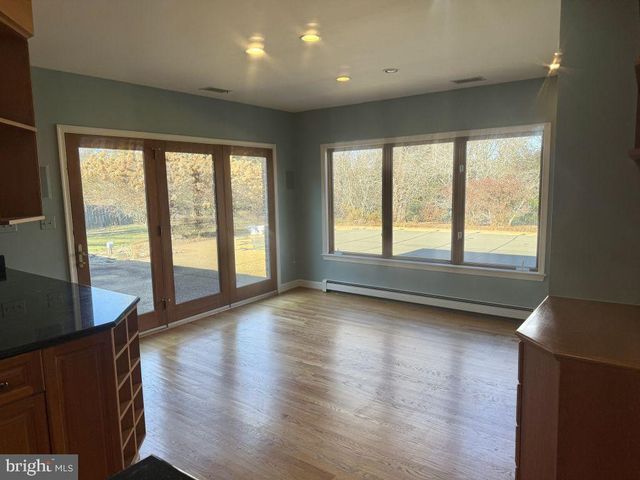 1362 WOODSIDE DR, Mclean, VA 22102