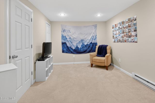 8 Donswood Court, Clifton Park, NY 12065