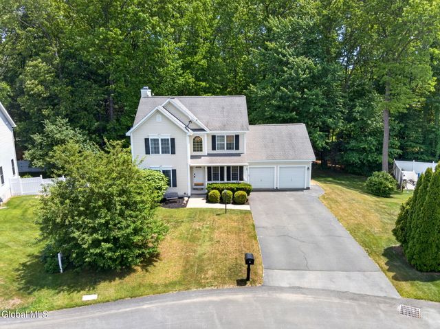 8 Donswood Court, Clifton Park, NY 12065