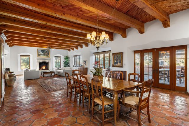 61 Calle San Martin, Santa Fe, NM 87506