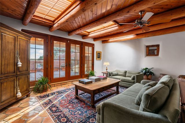 61 Calle San Martin, Santa Fe, NM 87506