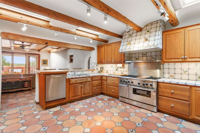 61 Calle San Martin, Santa Fe, NM 87506