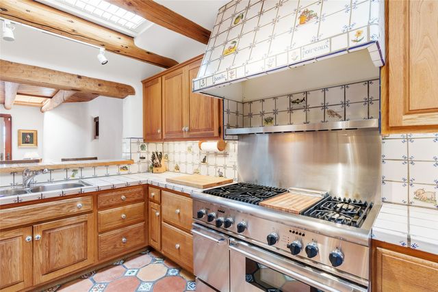 61 Calle San Martin, Santa Fe, NM 87506